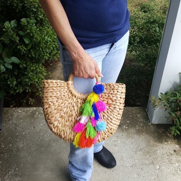 🆕 LAST 1! Straw Pom Pom & Tassel Tote - Picture 2 of 3